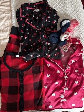 SLEEPWEAR BUNDLE - large 5 pieces
